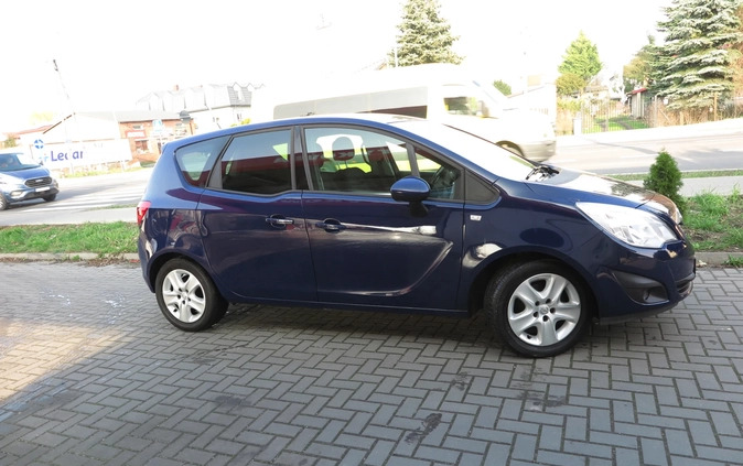 Opel Meriva cena 19900 przebieg: 140000, rok produkcji 2011 z Pruszków małe 466